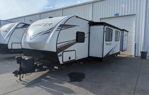 Tracer BUNK HOUSE pet /festival friendly sleeps 9
