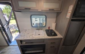 2024 Coleman Lantern 17b- Light & Easy Tow
