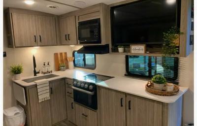 "Smoky Pass"  Bunk House  Sleeps 6 - Delivery Only