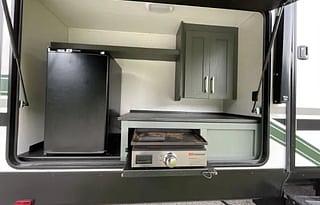 2024 Eddie Bauer BH, We Deliver & Set Up Sleeps 10
