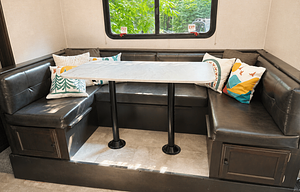 Lightweight Family Camper | Sleeps 6 | Bunks