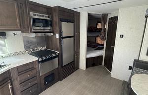 Family-Friendly 2018 Sleeps 10 & Off-Grid Ready!