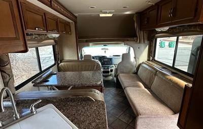 2015 Thor Motor Coach Four Winds 28Z