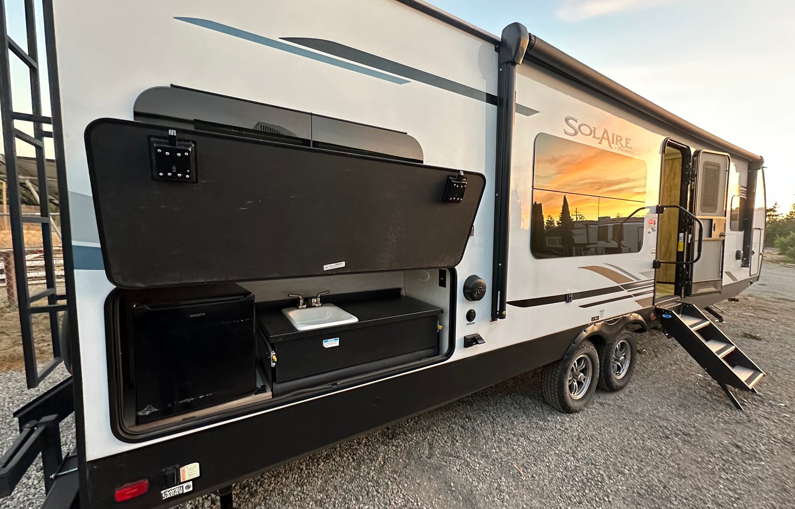Sleeps 6 - New Luxury Travel Trailer
