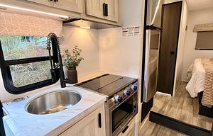 Family&Pet Friendly - 2024 Forest River SUNSEEKER