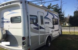 2004 Concord 225LE Ford RV rental photo 5