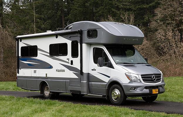 2019 Winnebago Navion 24J