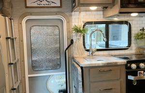 2021 Thor Motor Coach Chateau 22E Chevy