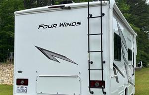 2025 Thor Motor Coach Four Winds 25V RV rental photo 6