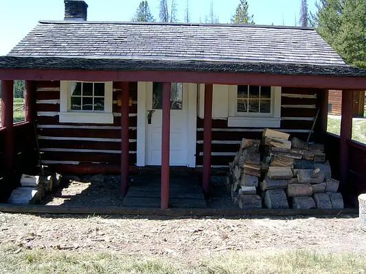 001, Loop: AREA HOGAN CABIN
