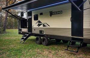 2025 VIKING. Spacious Camper!