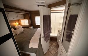 Alaska Adventure RV | Sleeps 6 | Easy Drive
