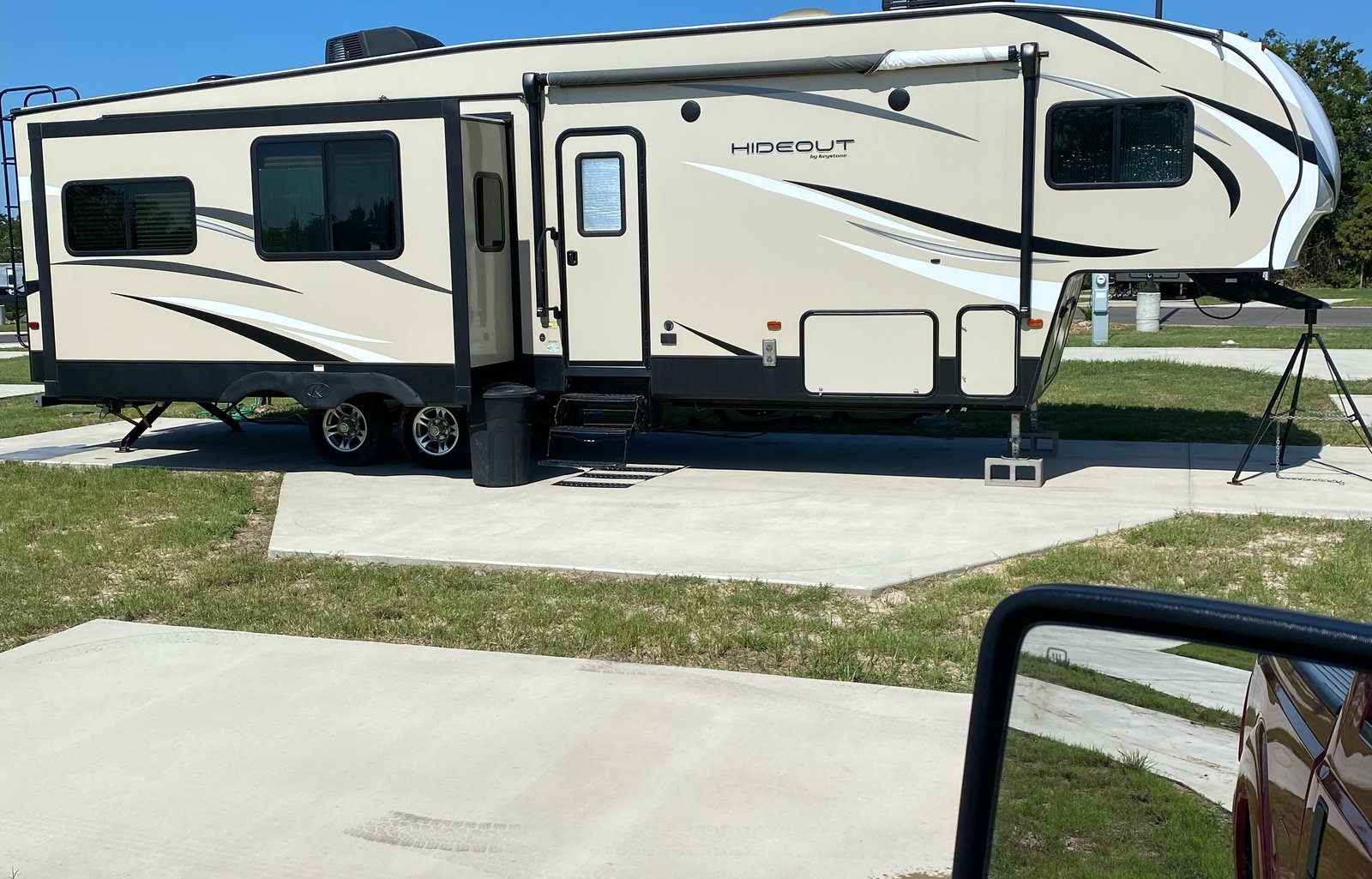 2019 Keystone RV Hideout 303RLI