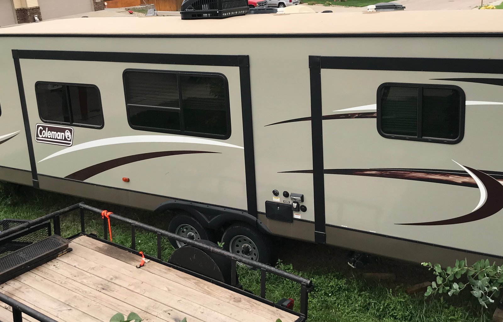 2016 Coleman 3015BH (delivery and pick up by owner)