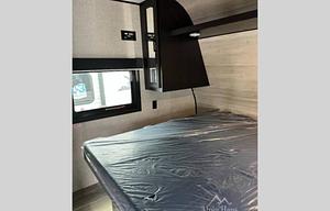 Sleeps 9 2022 Jayco Jay Flight SLX 284BHS