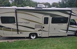 26' Leprechaun, sleeps 6+, stocked for family fun!