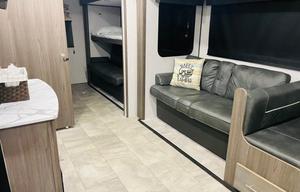 Kids Love The Hitch Hiker 2021 UltraLite-Sleeps 11