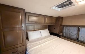 2019 Thor Motor Coach 28A Majestic