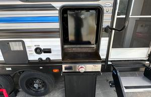 2023 33ft Travel Trailer. We deliver and set up