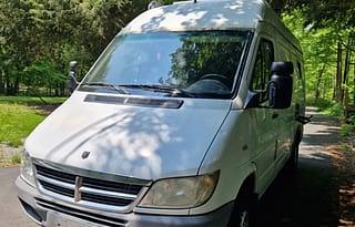 Sherpa: Converted Sprinter Van * Pet Friendly *
