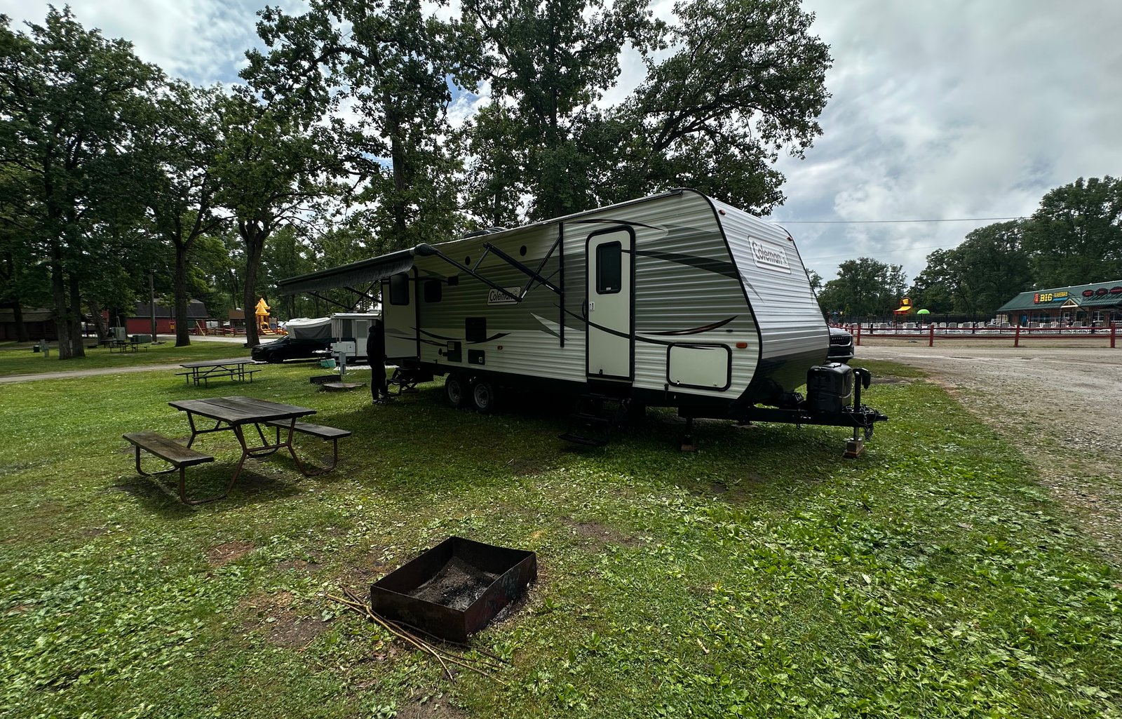 2015 Dutchmen RV Coleman Lantern Series 270RLS