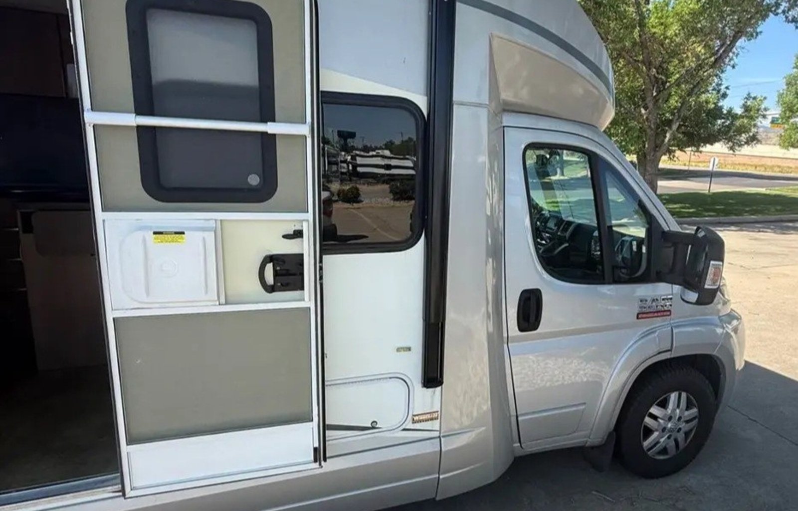 Little Wanderer 2014 Itasca Viva 23L - Sleeps 6