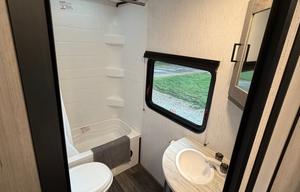 Delivery-Setup included | Sleeps 8 | Starlink WiFi