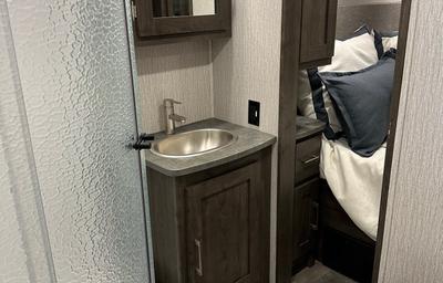 2023 Pursuit 31 BD RV rental photo 2