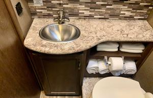 GUS - 2019 Thor Motor Coach Four Winds 30D