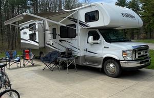 Great family camper with bunkhouse