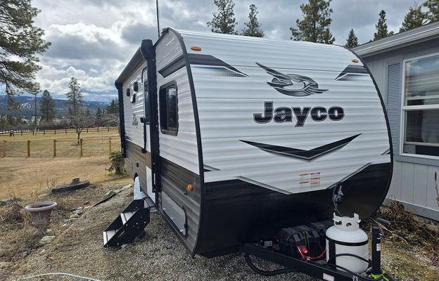 Family Camper Near Glacier  | 2024 Jayco SLX