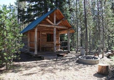 Elk Lake Resort