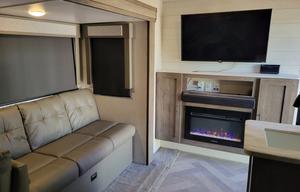 Carnero's beautiful home on wheels