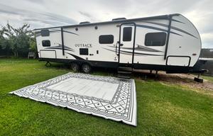 Unique 2 Bedroom Keystone Outback Ultra Lite