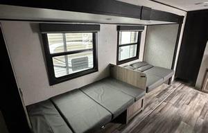 The Unwind Bunkhouse- 2021 Starcraft Autumn Ridge