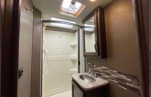 2019 Four Winds 24F RV rental photo 5