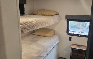 2025 Palomino 305BHCE RV rental photo 5