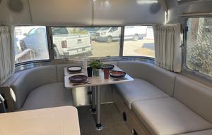 2021 Airstream Globetrotter 27FB - The LainnaBelle