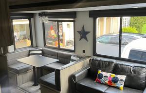 2021 Arctic Wolf fifth wheel