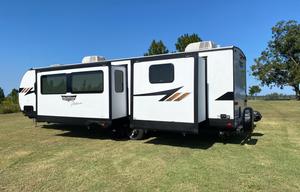 Maximus - 2023 FR Wildwood 31KQBTS (Delivery Only)