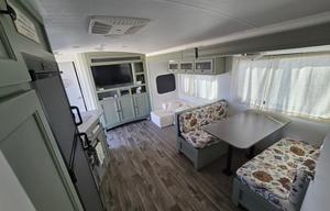 Spacious Family Bunkhouse • 2 BATHROOMS • 2 A/Cs