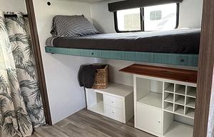 Big Merla Sleeps 7 and Bring your Furry Friends