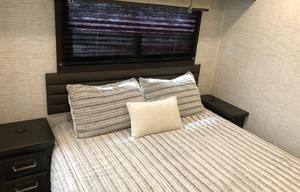 2024 Sunset Splendor Jayco Redh 31F w Bunks & Wifi
