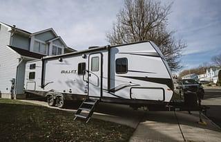 2023 Keystone RV Bullet 287QBS RV rental photo 1