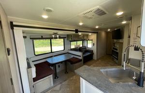 Glamping Haven: 2 Bdrms, Cozy Fire & Paws Welcome!