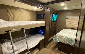 2019 Thor Freedom Elite Bertha the Big House on wheels