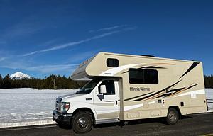 Spacious Easy To Drive 24' Winnebago Chalet 3 Beds
