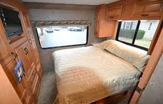 2014 Sunseeker "Dawn Treader" Family Fun RV + Winter "Arctic Package"