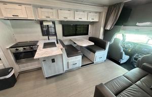 Luxury Family RV • Sleeps 8 • Bunks | Scout
