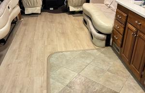 Palace on wheels! -2005 Revolution LE 40 ft